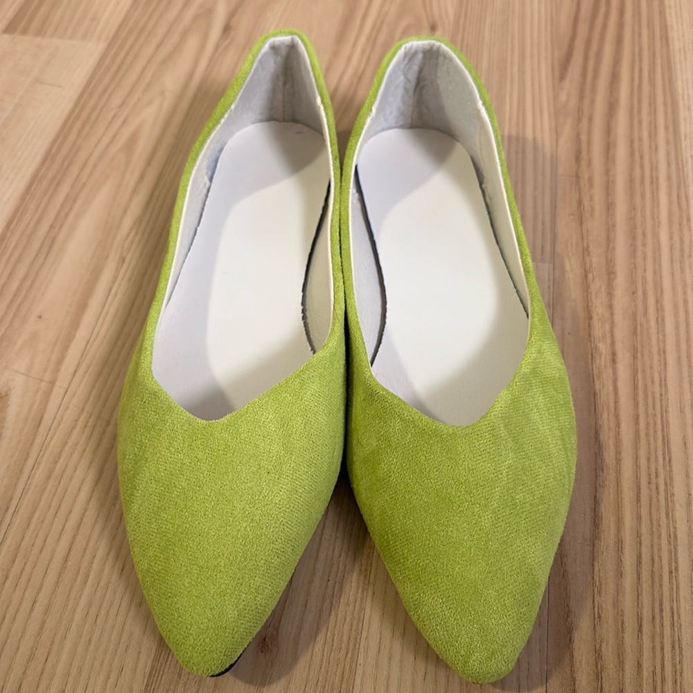 Ladies flats